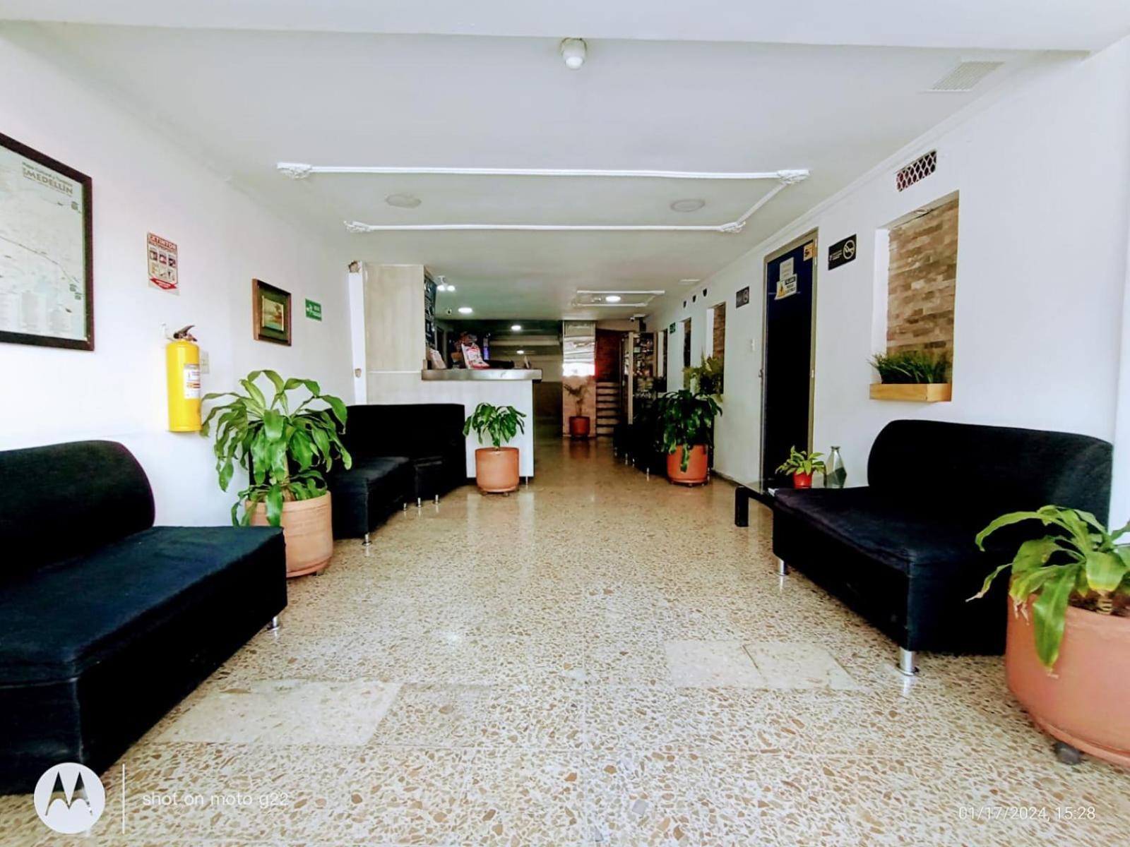 Hotel Medellin Kapital Luaran gambar